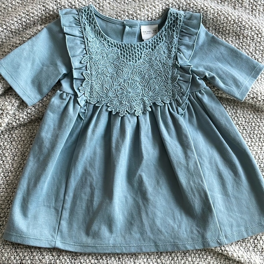 Appliqué lace collared dress. Dusty blue - 2T